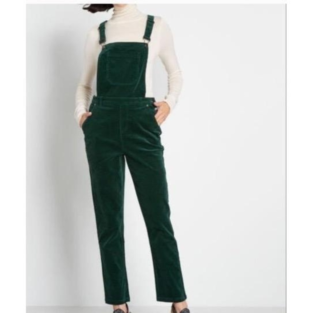 ModCloth Hunter Green Corduroy Overalls Jumpsuit Small‎